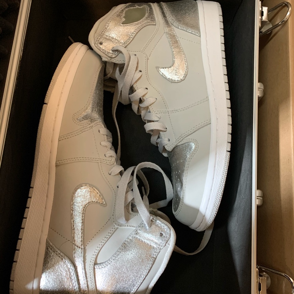 Jordan 1 retro shoes